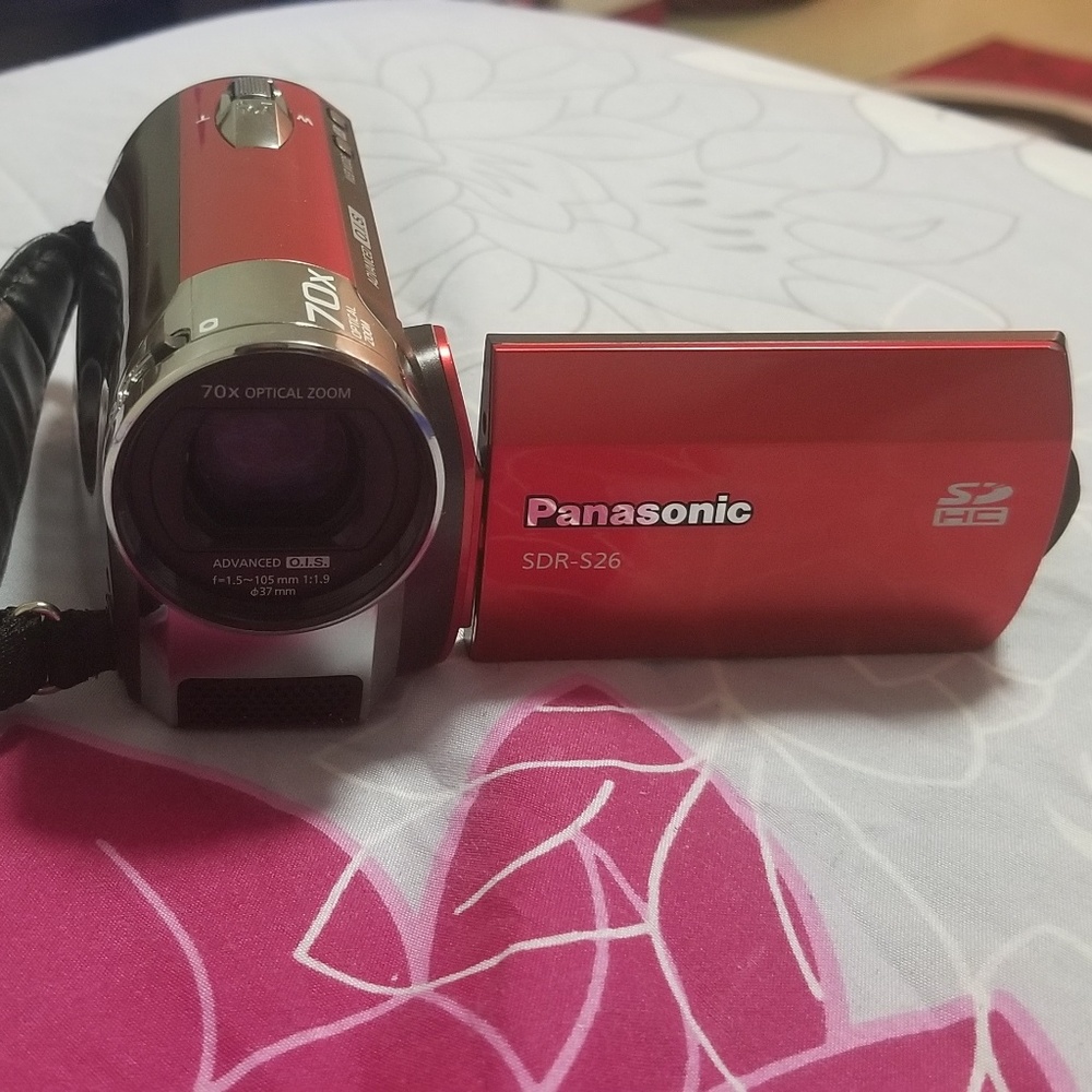 Panasonic SDR-S26 Camcorder - Red  with 2 SD Cards